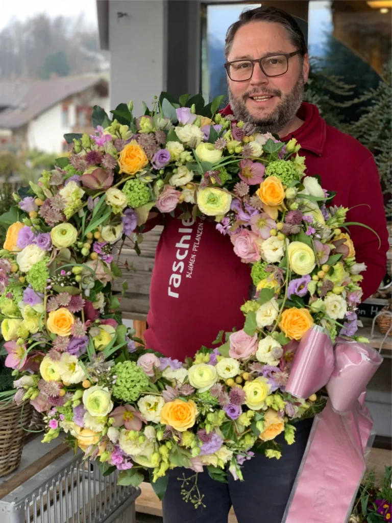 Markus Raschle mit Kranz